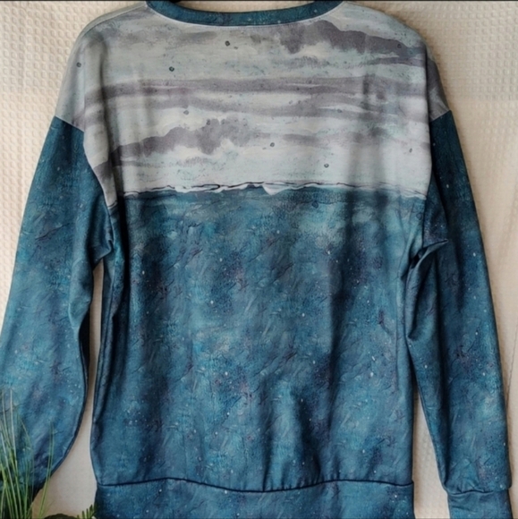 Women's Blue Shark Graphic Sweatshirt Size M - Picture 3 of 7